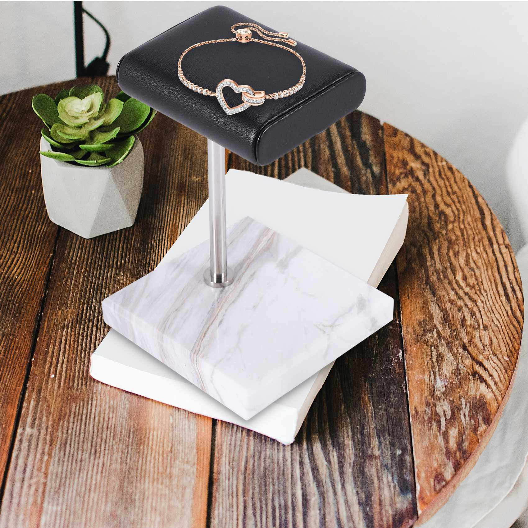 Jewelry For Watches - ABQR Beyaz Mermer Saat Bileklik Sergi