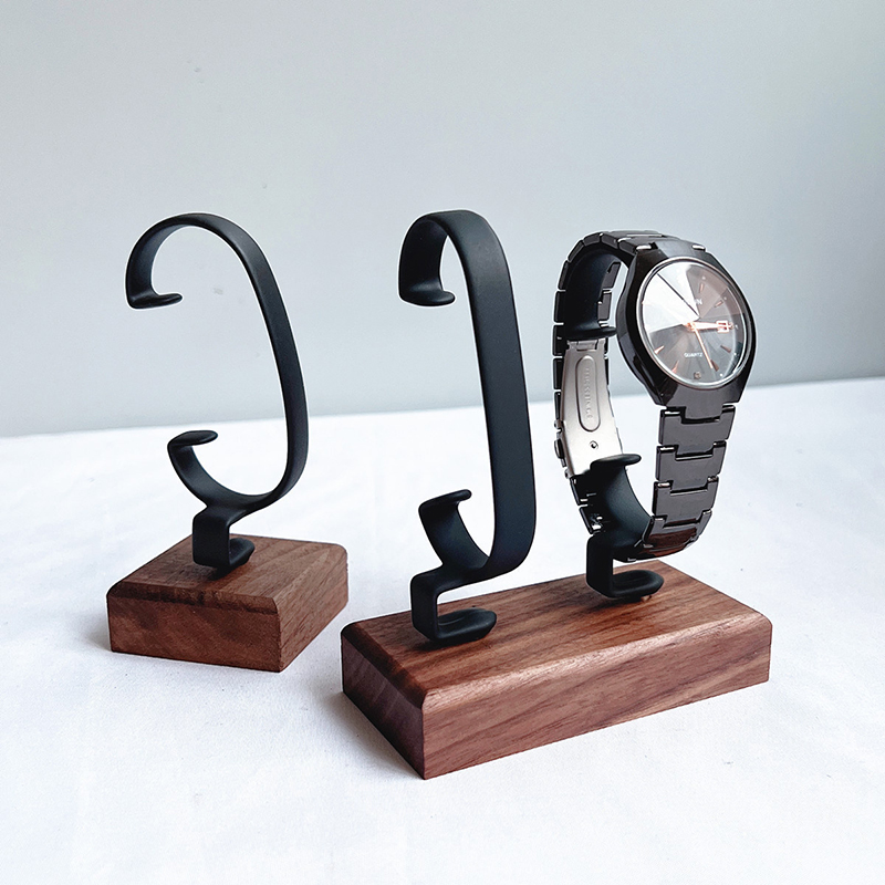 Jewelry And Watches Inc - Ahşap C-Şeklinde Takı Teşhir Standı Masif